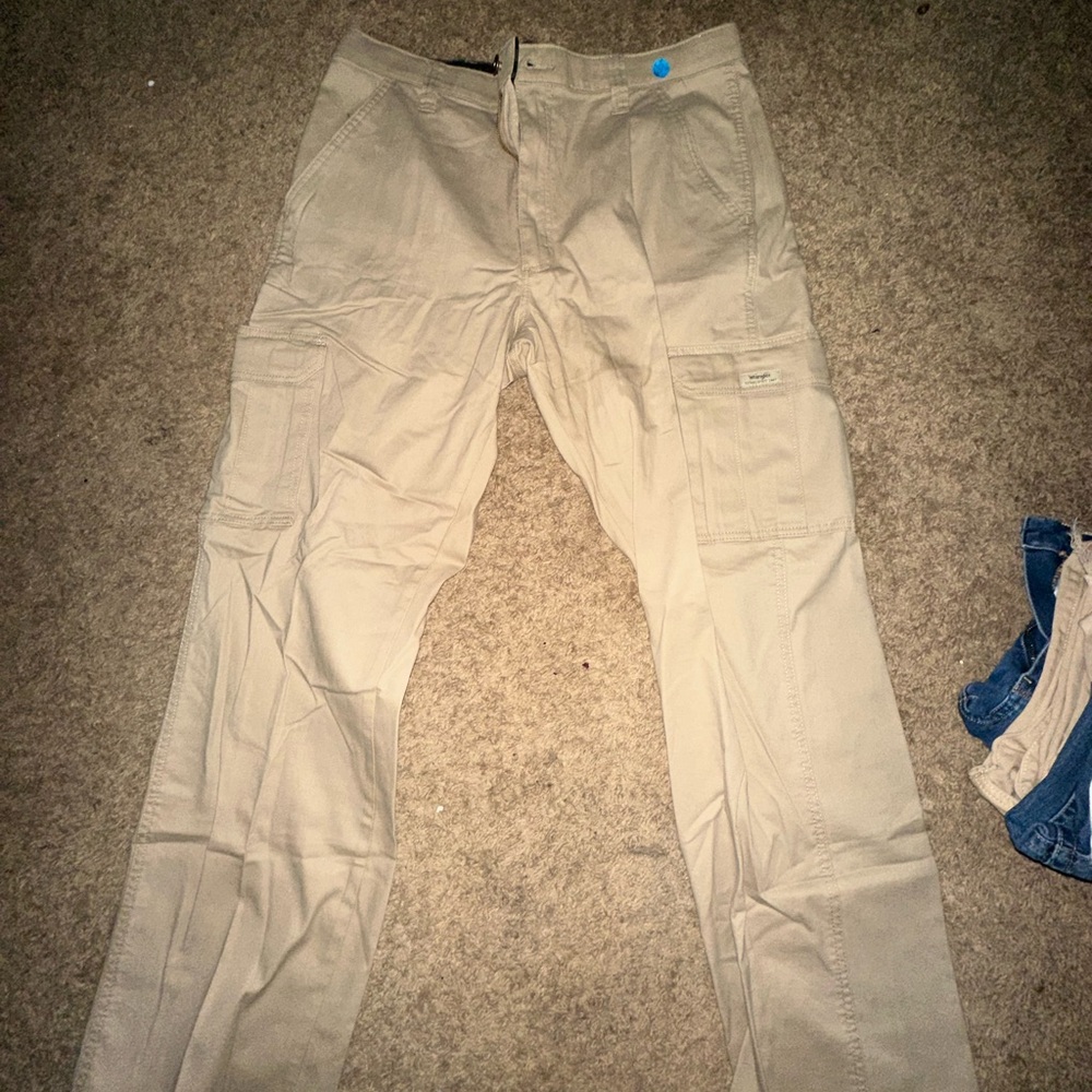 Wrangler Men's Beige Cargo Pants